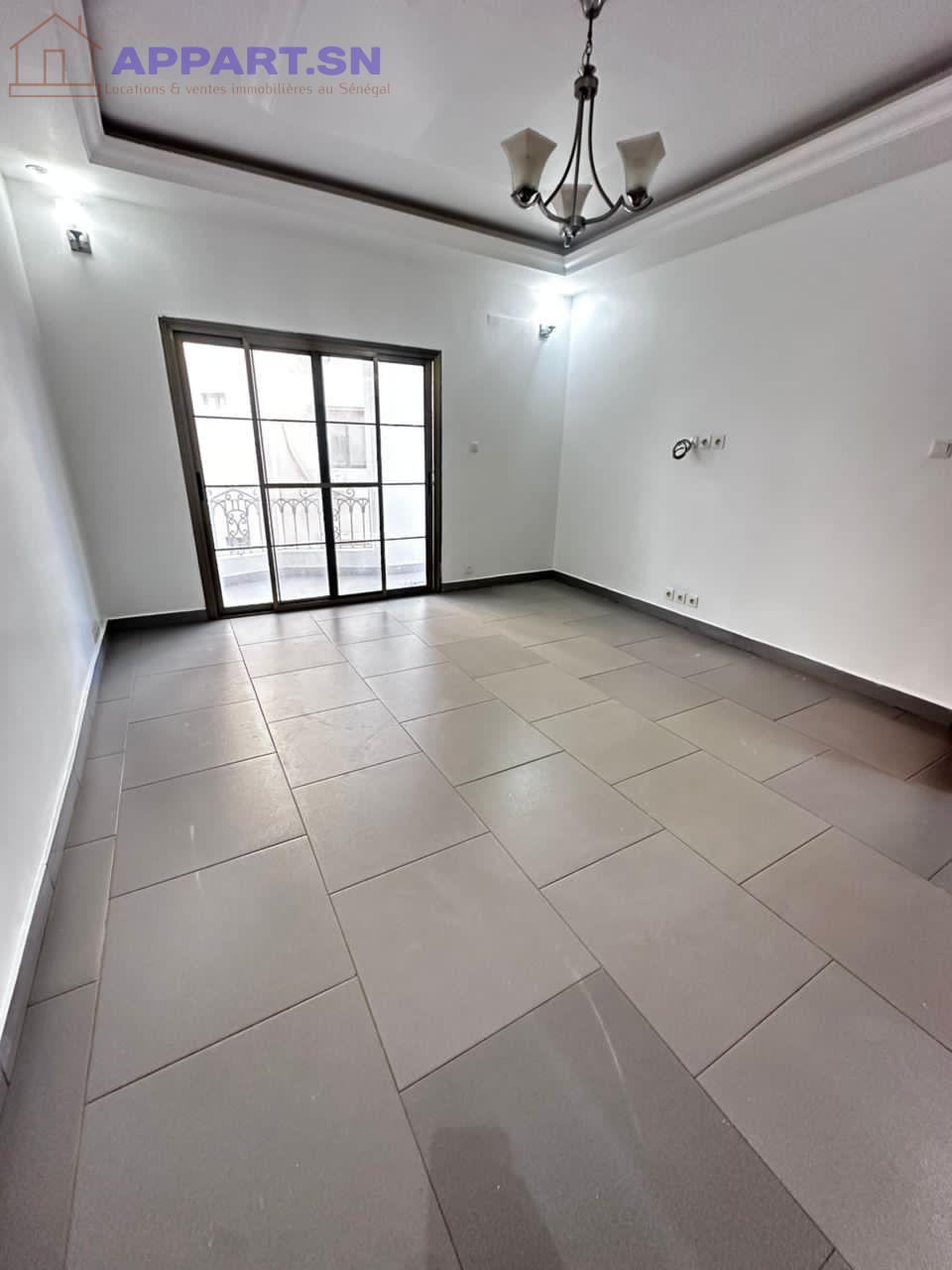 APPARTEMENT F4 À LOUER sur la Corniche des Mamelles Mamelles • Dakar Sénégal