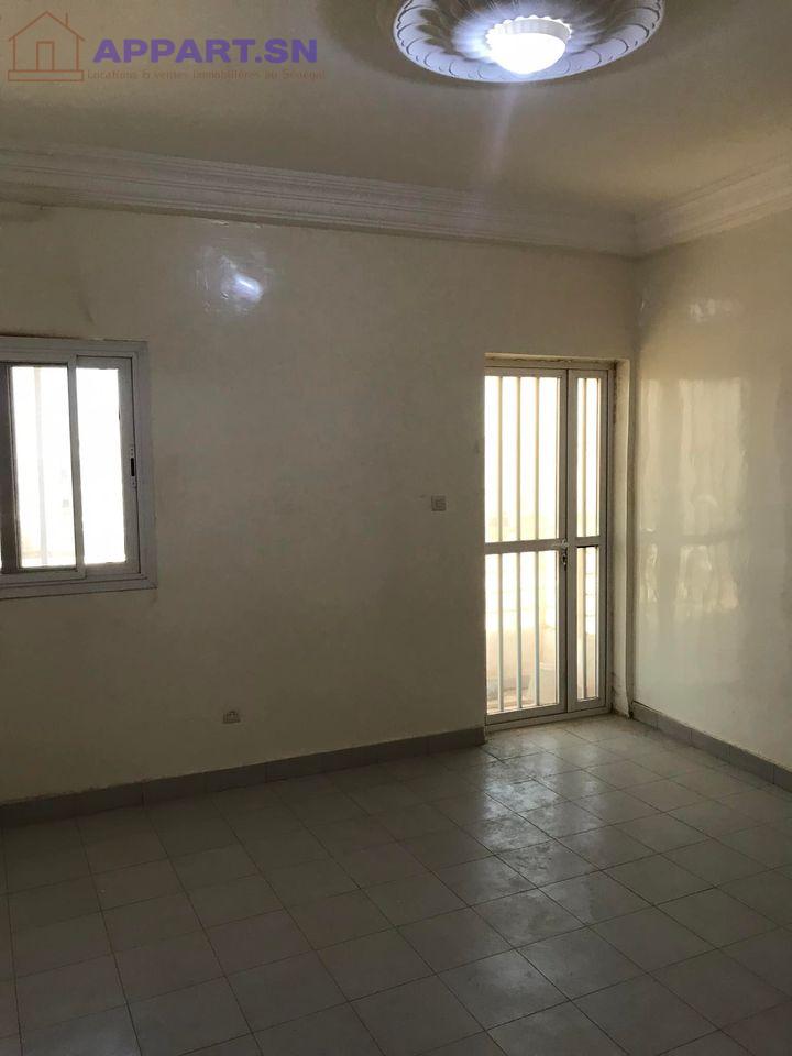 Appartement F3 sipres grand mbao