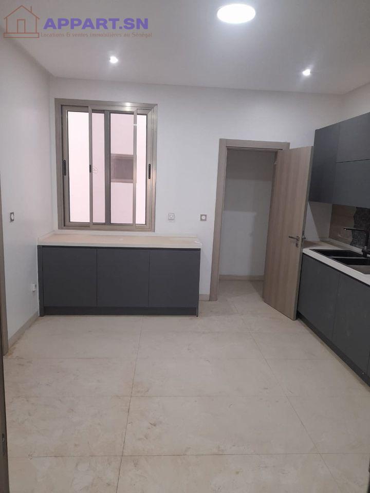 Appartement F3 haut standing au Point E