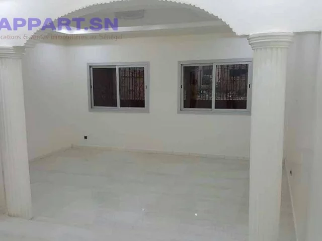 Villa R+1 cité Mbakiyou Faye Mamelles Mamelles • Dakar Sénégal