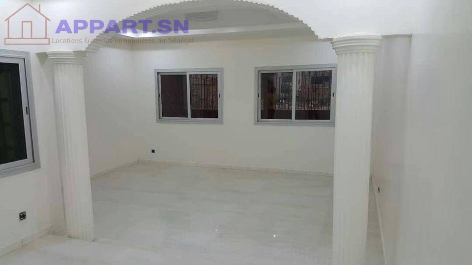 Villa R+1 cité Mbakiyou Faye Mamelles
