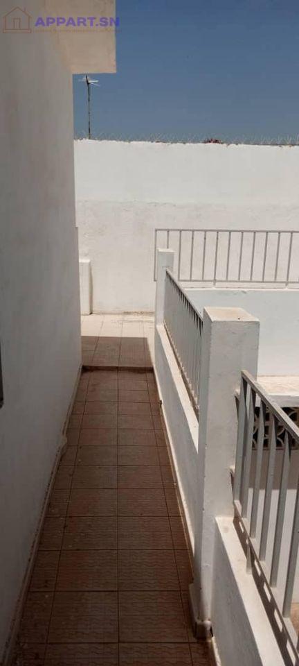 Villa R+1 à louer à Derklé