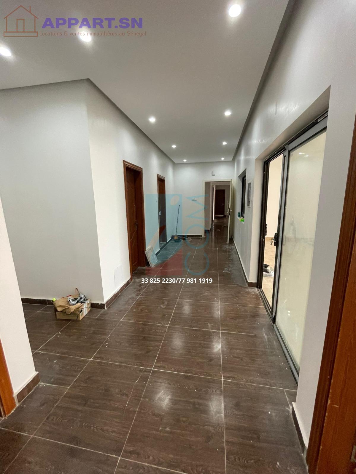 APPARTEMENT À LOUER YOFF DERRIÈRE L'AÉROPORT 