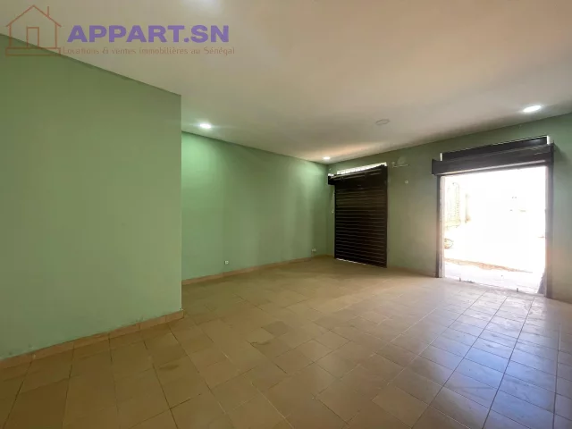 MAGASIN À LOUER OUAKAM Ouakam • Dakar Sénégal