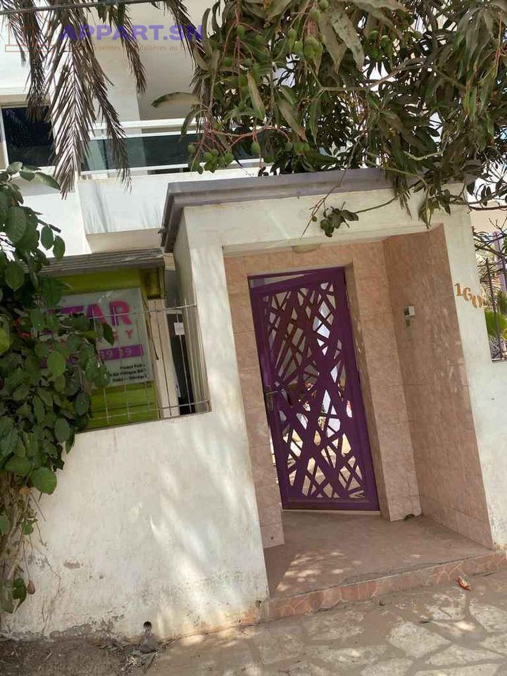 Villa R+2 commercial Ouest Foire