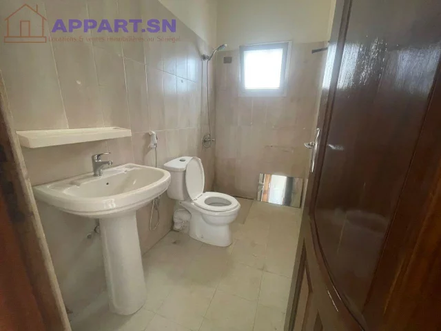 APPARTEMENT DE DEUX CHAMBRES SALON AVEC DEUX TOILETTES À LOUER À TOUBA OUAKAM Ouakam • Dakar Sénégal