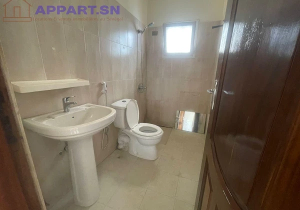 APPARTEMENT DE DEUX CHAMBRES SALON AVEC DEUX TOILETTES À LOUER À TOUBA OUAKAM Ouakam • Dakar Senegal