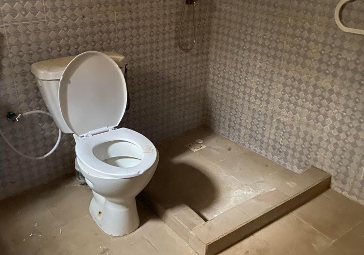 Chambre avec sal bain accès cuisine cité fadia Dakar Sénégal