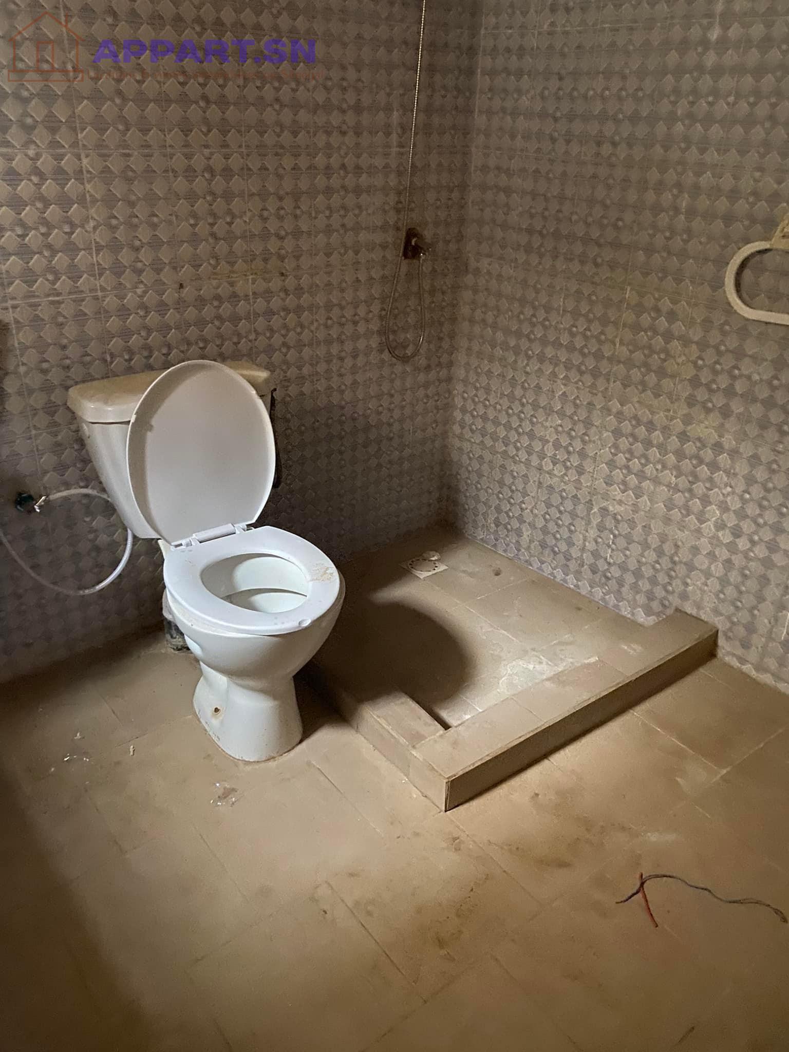 Chambre avec sal bain accès cuisine cité fadia