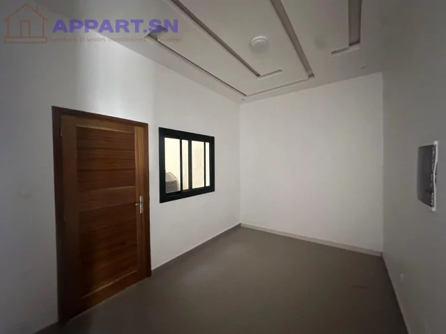 MAGASIN À LOUER MAMELLES Cité Mbackiou Faye • Dakar Sénégal