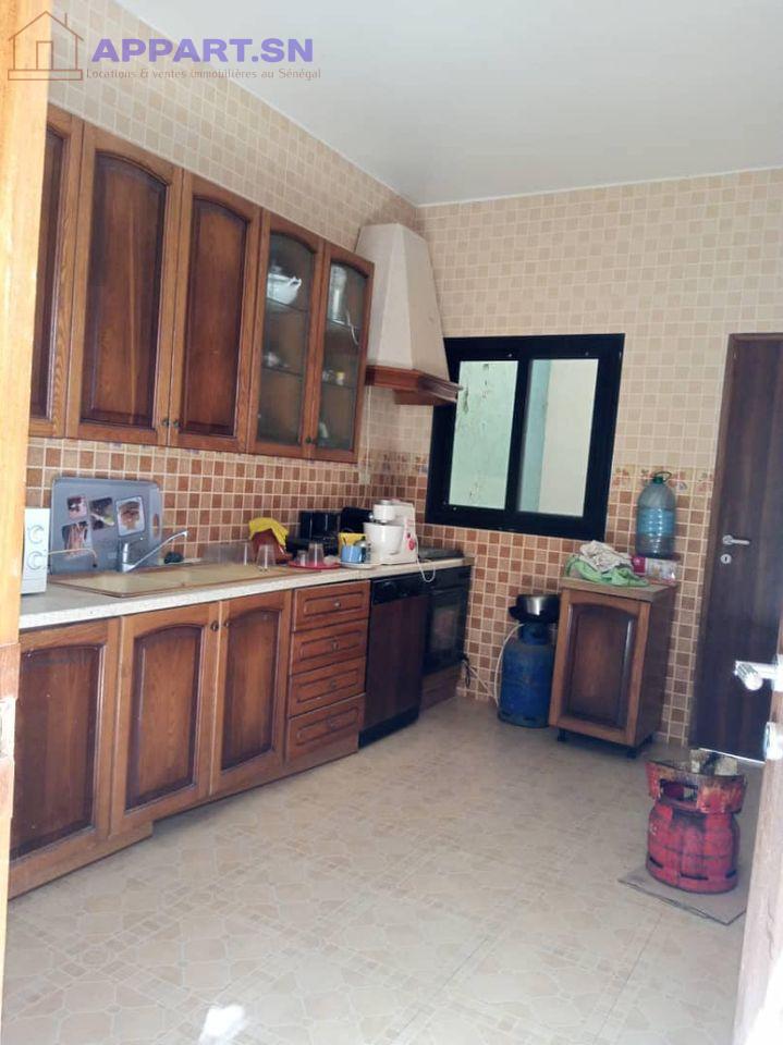 Villa R+2 à Ouest foire 