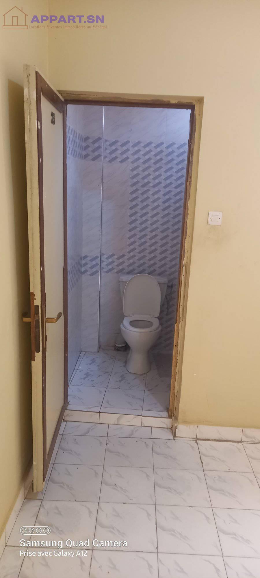 Chambre avec salle de bain à ouest foire