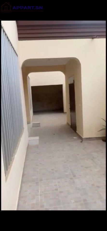 Villa r+2 à louer aux Almadies