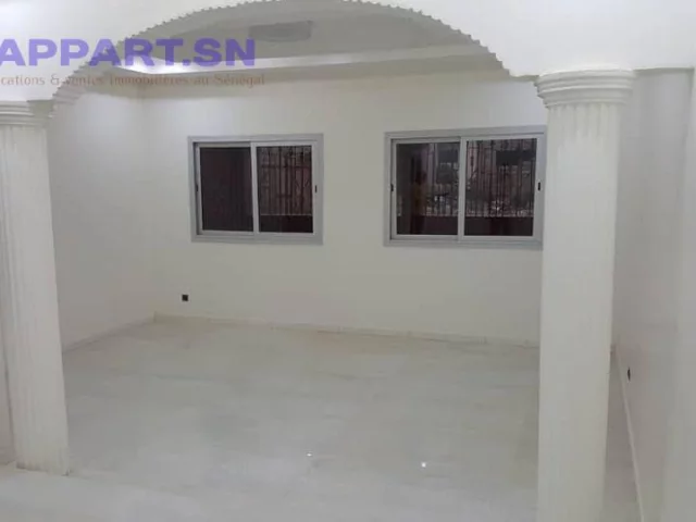 Villa R+1 à louer aux Mamelles Cité Mbackiou Faye • Dakar Sénégal