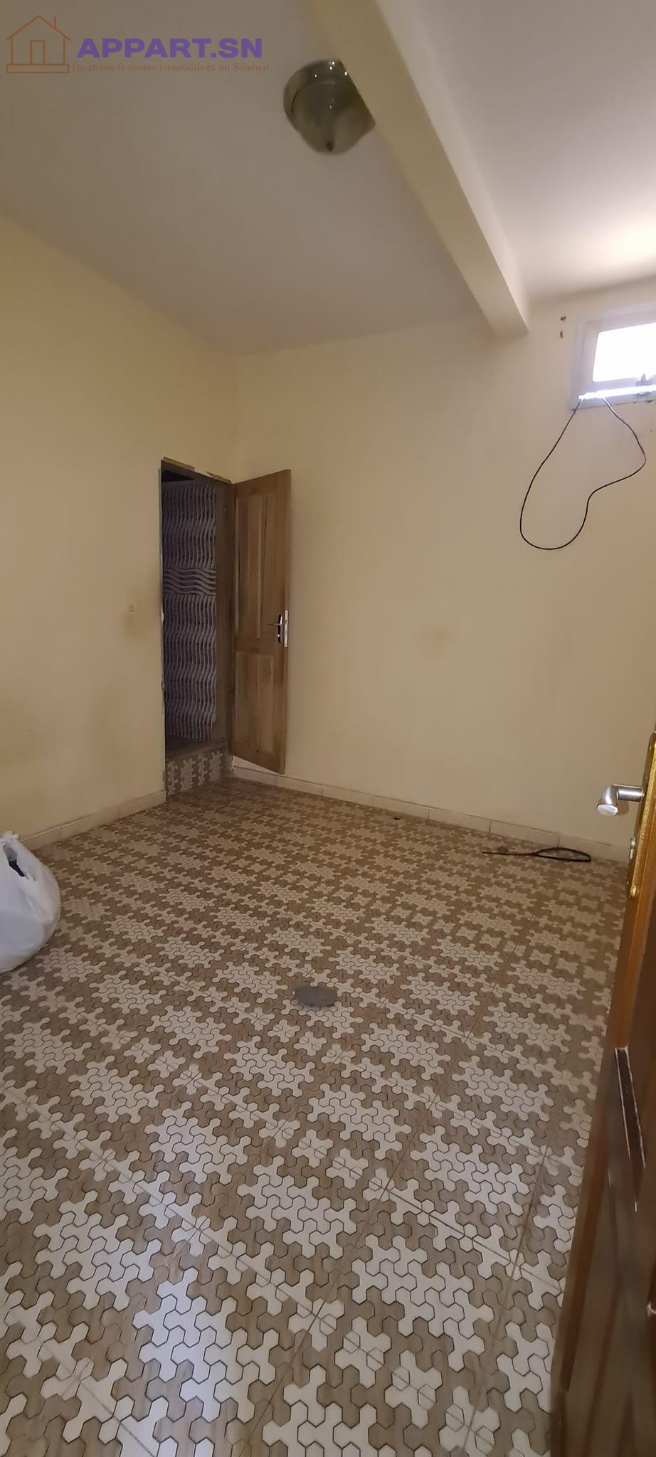 Chambre salle bain cuisine externe Ouakam