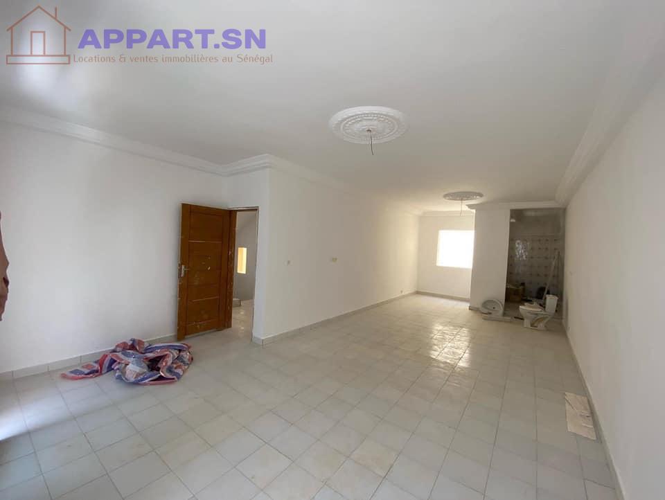 Villa R+1 Mamelles Cité Mbakiyou Faye