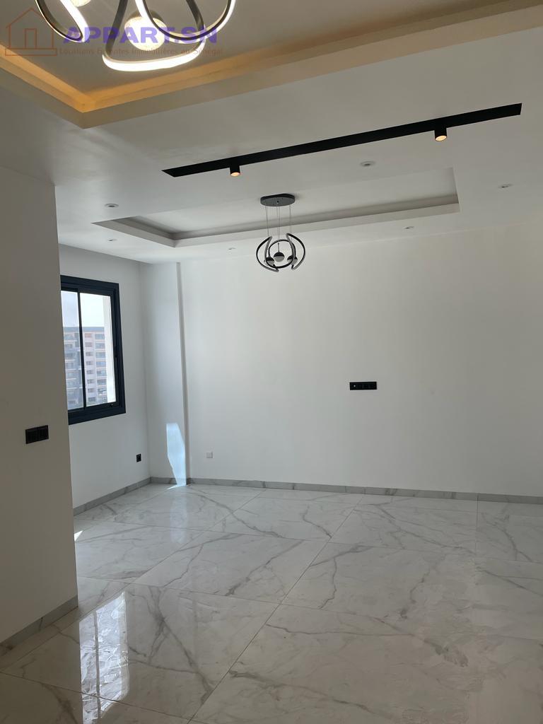 Appartement  f3 neuf a louer au point E