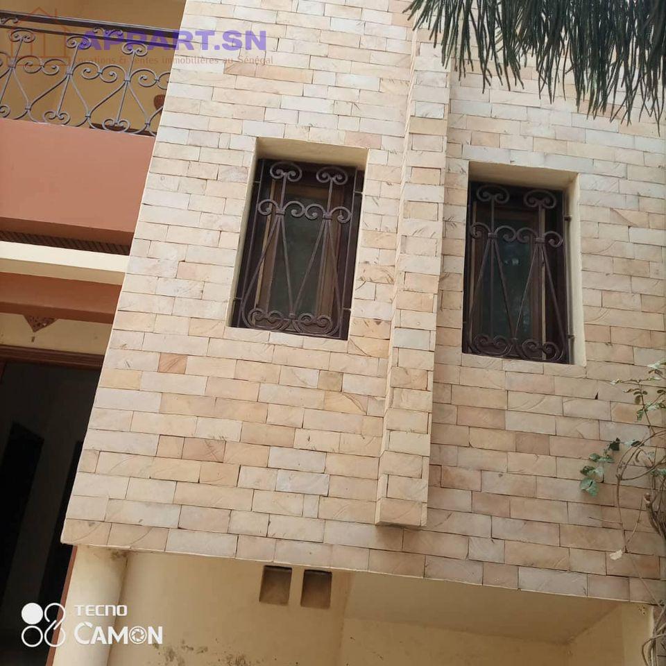 Maison R+1 à louer à Mermoz