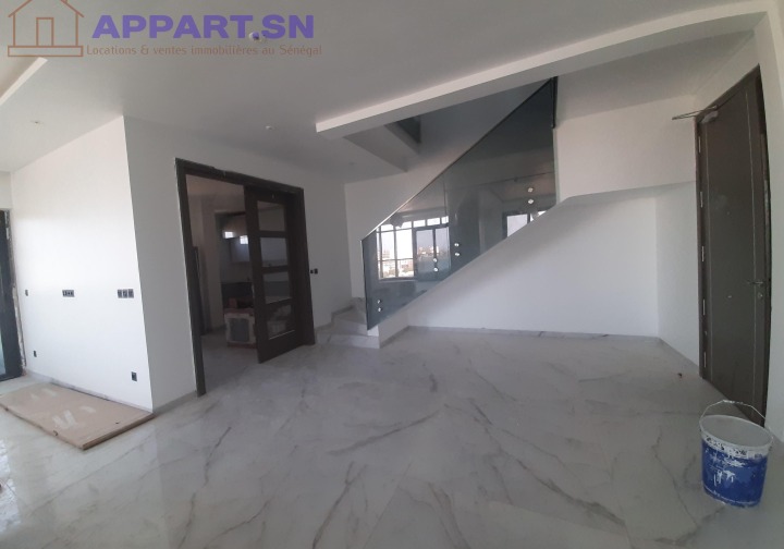 Duplex de 3 chambres salon a louer au point E Point-E • Dakar Sénégal