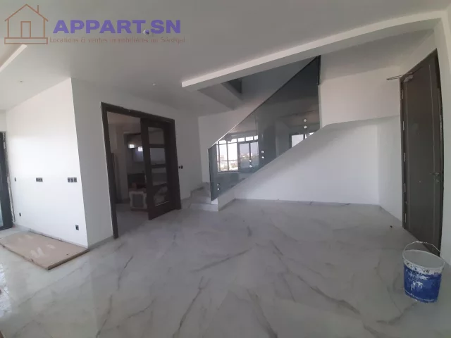 Duplex de 3 chambres salon a louer au point E Point-E • Dakar Sénégal
