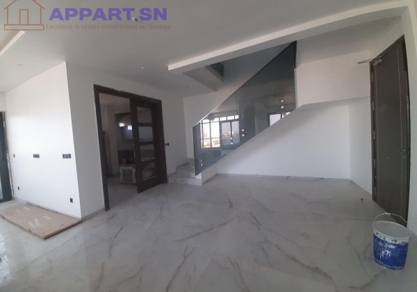 Duplex de 3 chambres salon a louer au point E Point-E • Dakar Senegal