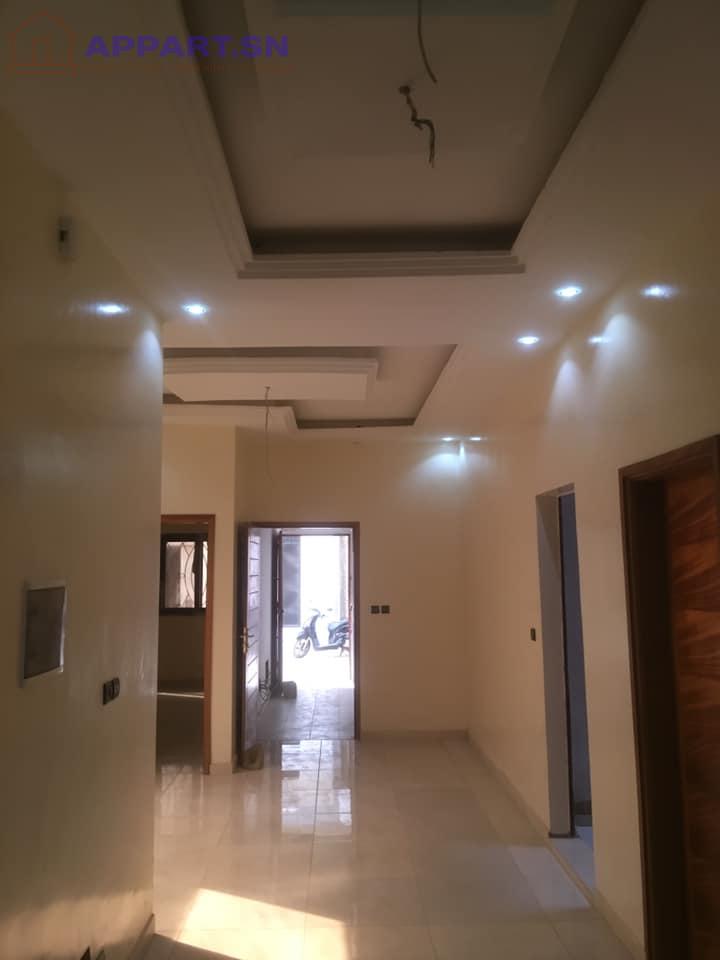 Appartement à louer à cité bata Rufisque